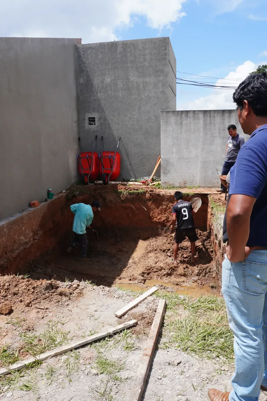 Excavación manual del vaso de la piscina