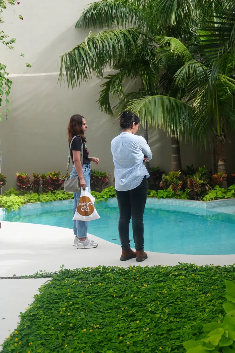 Entrega de la piscina terminada al cliente
